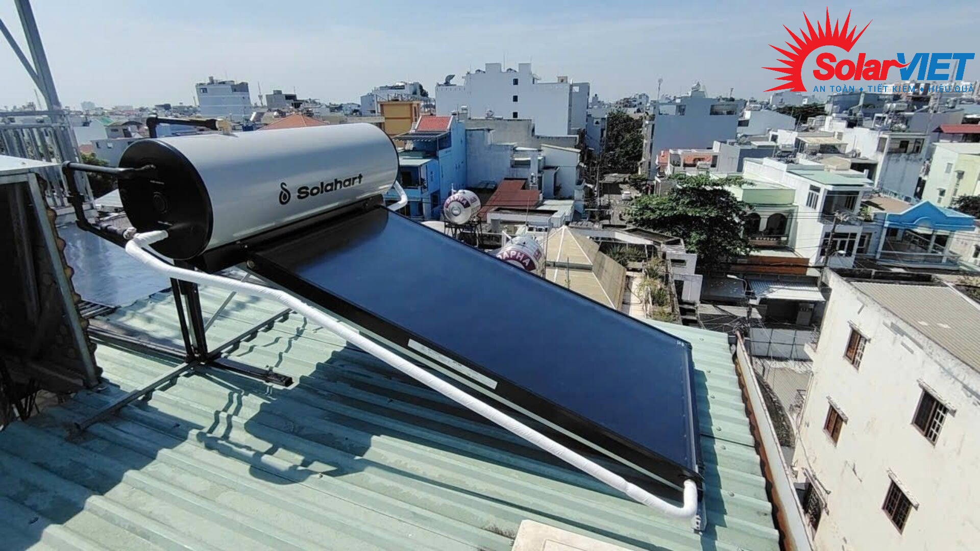 Read more about the article Giải Pháp Tối Ưu Cho Mái Tôn – Solahart Sunheat 150 Lít